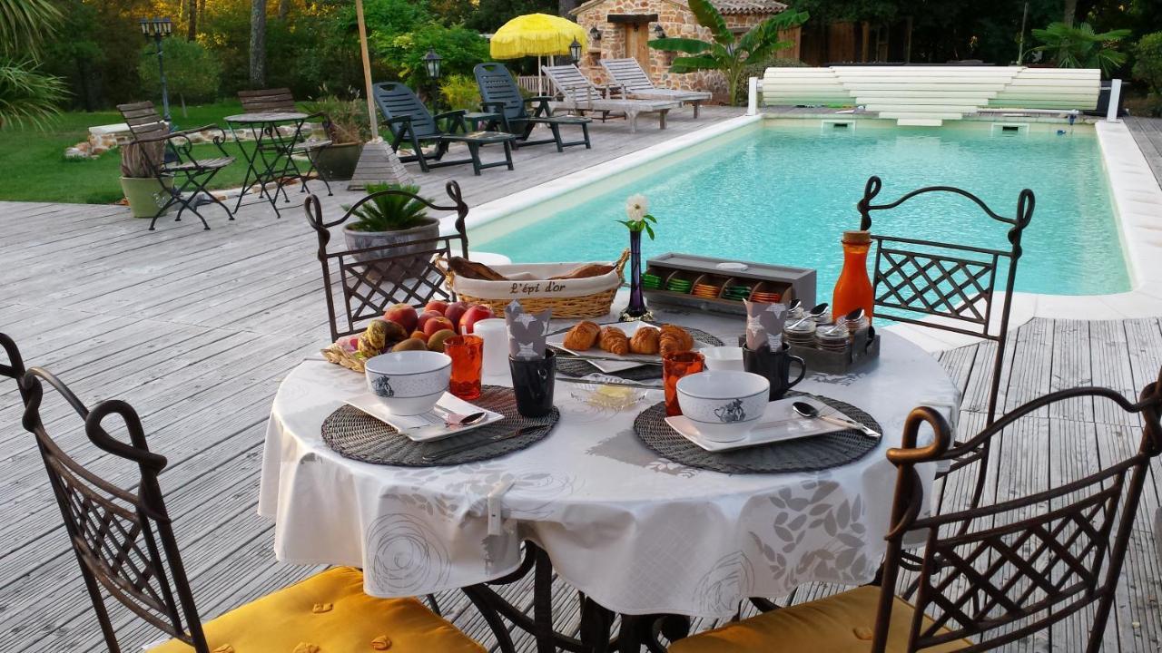 Le Jardin Des Selves Bed & Breakfast Draguignan Dış mekan fotoğraf